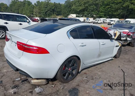 2018 Jaguar Xe 25T Premium z USA, uszkodzony, nr VIN SAJAJ4FX1JCP38811